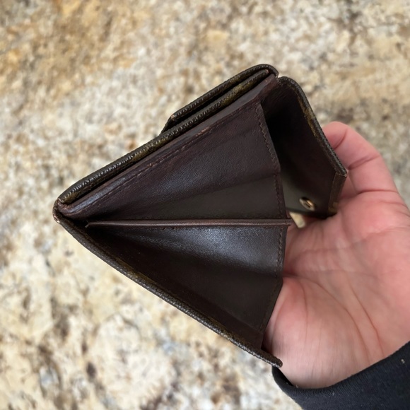 Rare Louis Vuitton Monogram Wallet with Smooth Ebene Leather Interior - Picture 12 of 15